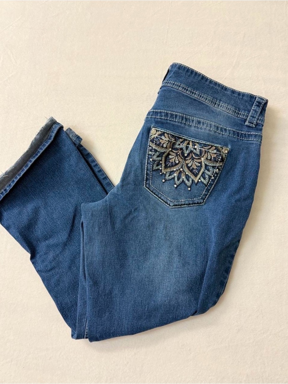 Copper Flash Womens Size 14 Curvy Embroidered Bling Crop Capris